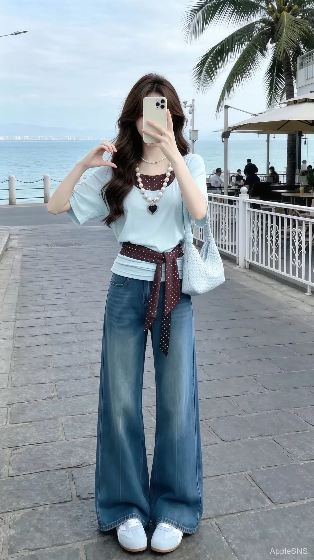 海边穿搭灵感集|8套吸睛LOOK让你秒变时尚焦点!