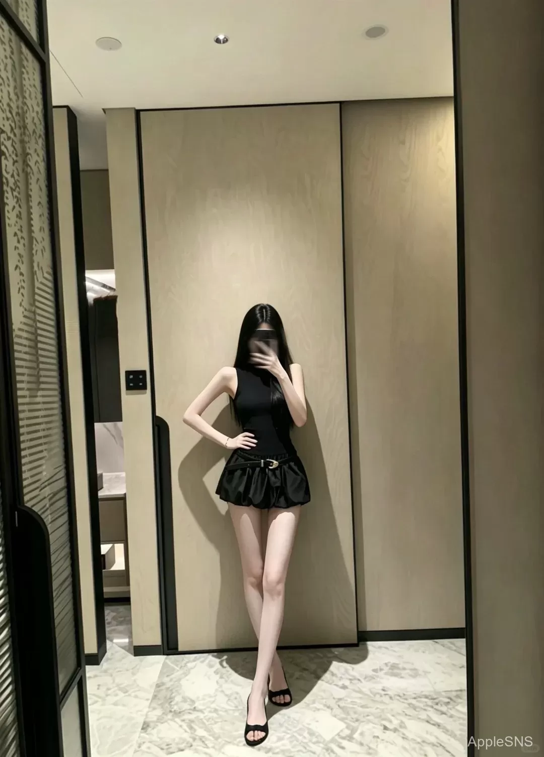 黑金小辣妹，简约穿搭也能slay全场！